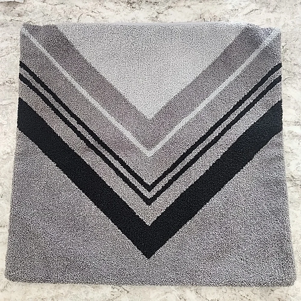 j crew pillow cover 18‎ X 18 100% Cotton Geometric  Gray & Black